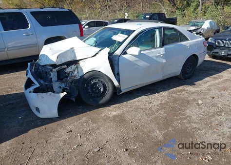 2011 Toyota Camry Le z USA, uszkodzony, nr VIN 4T1BF3EK4BU739849